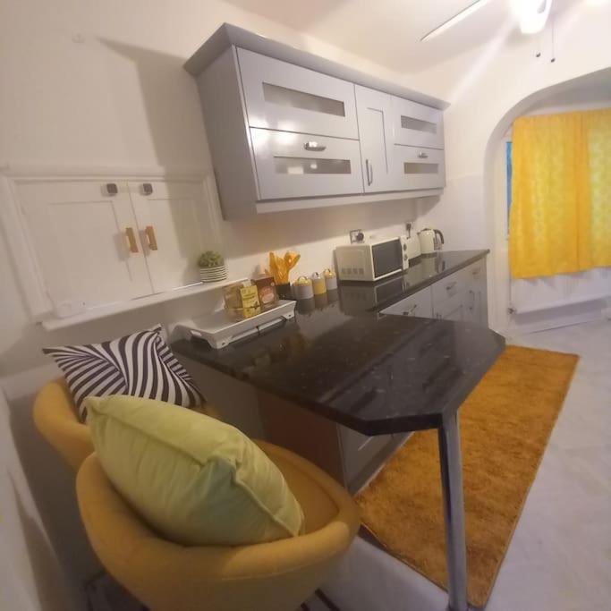Golden Plush Suites - Beautiful Luxury 3 Bed House In Leicester Exterior foto